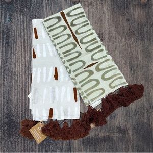 NWT Primitives By Kathy Set Of 2 Hand/Dish Towels With Tassels